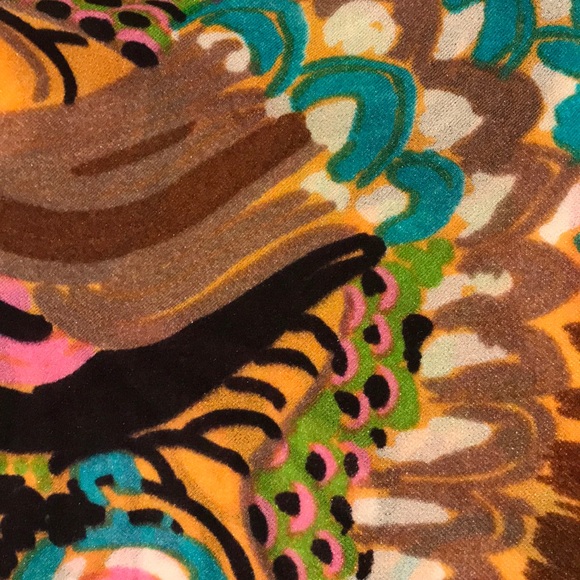 Fantastic Vintage Shawl - Picture 5 of 6